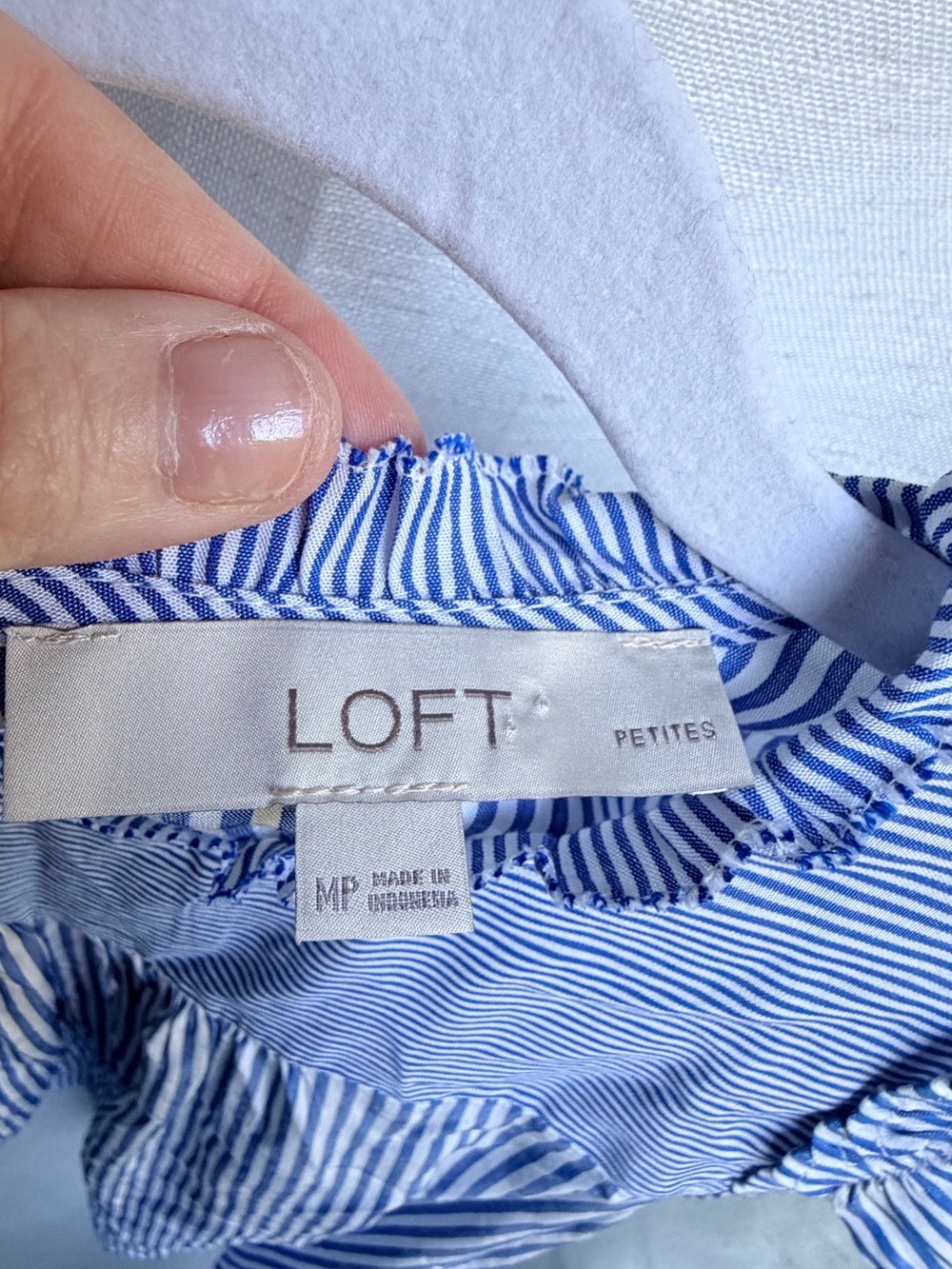 LOFT Petites Blue White Striped Ruffle Flutter Sleeve Blouse MP - Picture 3 of 6